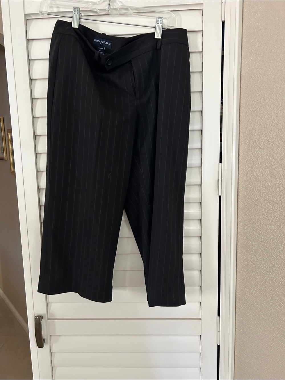 Banana Republic Woman’s Black Pinstripe Dress Pants